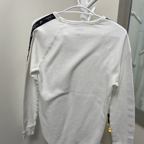 Hollister long sleeve - Picture 2 of 2